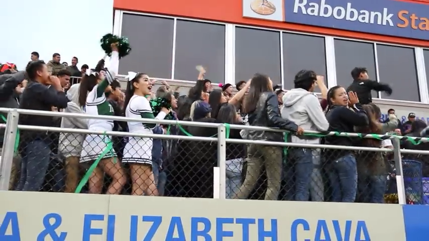 During the Varsity Jamboree, Alisal Students go head-to-head in the unofficial spirit-off between North Salinas and Alisal’s student sections. 