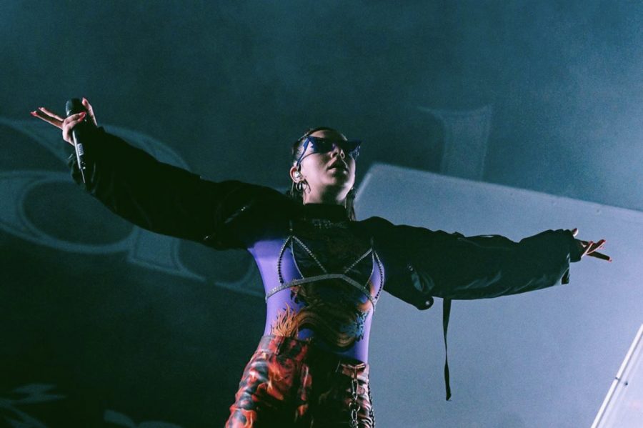 Charli+XCX+performing+%E2%80%9CSilver+Cross%E2%80%9D+during+the+second+half+of+the+show.+Picture+by+%40enelledee+