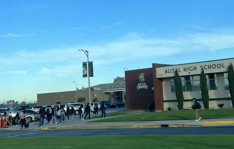 Alisal students entering school at 8:25 am when class starts at 8:30, thanks to Senate Bill 328. While opinions on the change are mixed, a slight majority prefers the late start. “I love it because I can wake up a bit later in the morning and feel more energized throughout the day,” senior Michael Zamora said.
