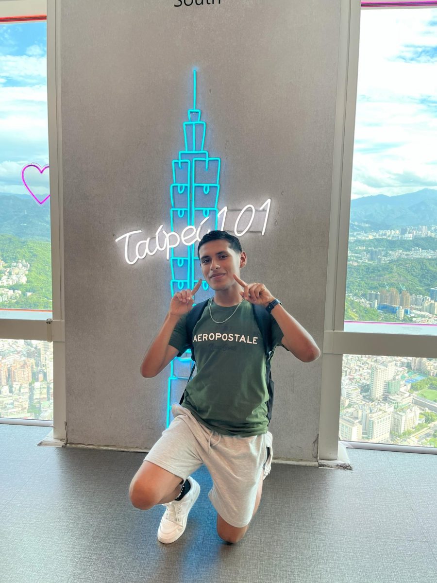 On the first excursion of the program, my group visited the observation deck on the 89th floor of Taipei 101, one of the tallest buildings in the world. Here I pose in front of the LED strip design of the building. I walked around, explored the various picture sports, and looked down at the amazing 360 views of the old and new Taipei city.