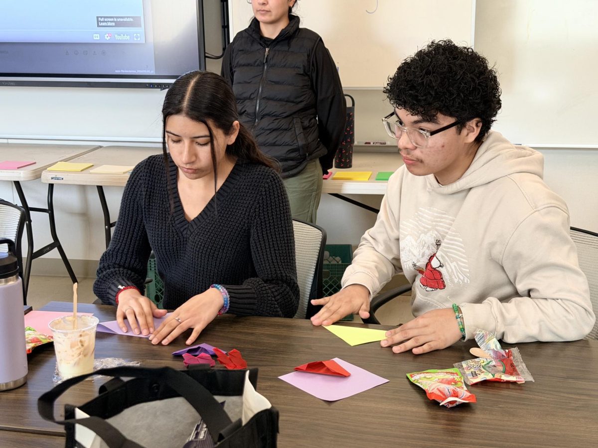During a Fun Friday, seniors Valerie Tanori and Edgar Hernandez create origami to have a relaxing lunch. “It was pretty fun, kind of relaxing,” senior Edgar Hernandez said. “The bird, I would say, was a little more confusing to build. The bunny I would say was pretty fun, and it was pretty relaxing.”