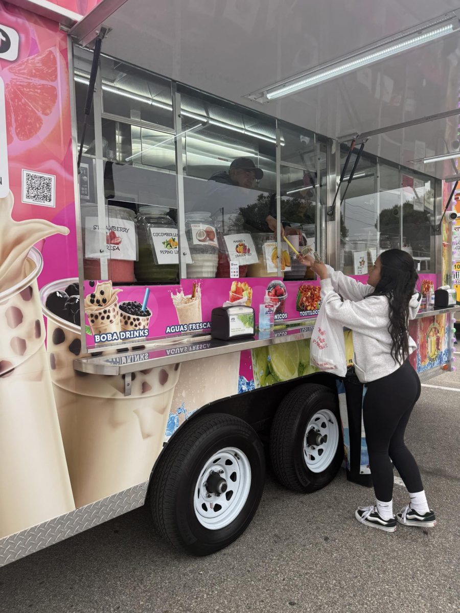 This was at the Castroville Rec. Center where my parents set up every Thursday and they are usually there from 1:00 PM - 7:30 PM. They also work at a farmers market in Watsonville every Friday from 1:00 PM until 7:30 PM - 8:00 PM and they also go to Greenfield and King City every single Sunday from 8:00 AM - 3:00 PM. You guys should check out their instagram for any pop-up events! @deliciasestilojiquilpan